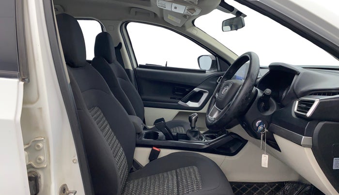 2022 Tata Safari XM SUNROOF, Diesel, Manual, 45,578 km, Right Side Front Door Cabin