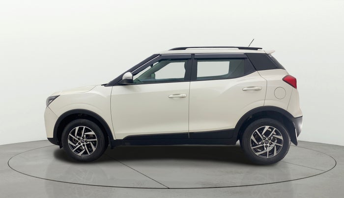 2022 Mahindra XUV300 W8 (O) 1.5 DIESEL, Diesel, Manual, 78,278 km, Left Side