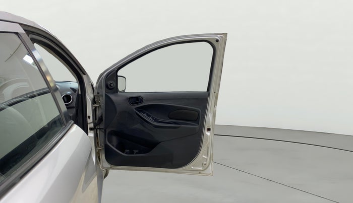 2017 Ford New Figo TITANIUM 1.2 PETROL MT, Petrol, Manual, 49,019 km, RHS Front Door