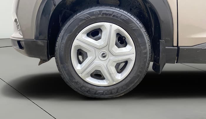 2019 Nissan Kicks XE DIESEL, Diesel, Manual, 1,18,342 km, Left Front Wheel