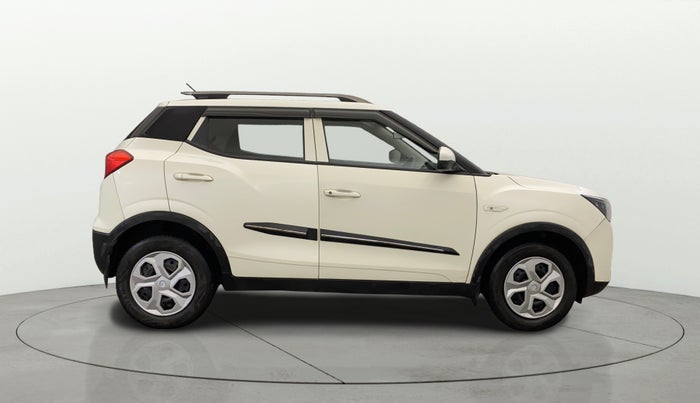 2020 Mahindra XUV300 W4 1.2 PETROL, Petrol, Manual, 61,281 km, Right Side View