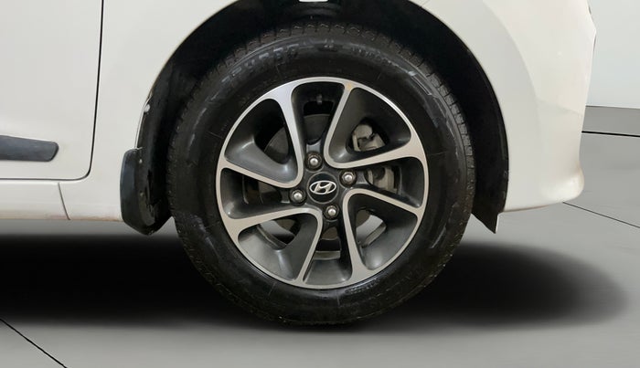 2017 Hyundai Grand i10 SPORTZ (O) AT 1.2 KAPPA VTVT, Petrol, Automatic, 38,356 km, Right Front Wheel