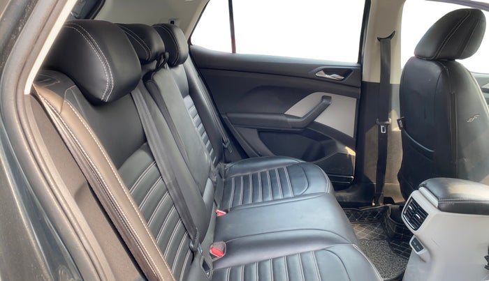 2023 Skoda KUSHAQ AMBITION 1.0L TSI MT, Petrol, Manual, 17,583 km, Right Side Rear Door Cabin