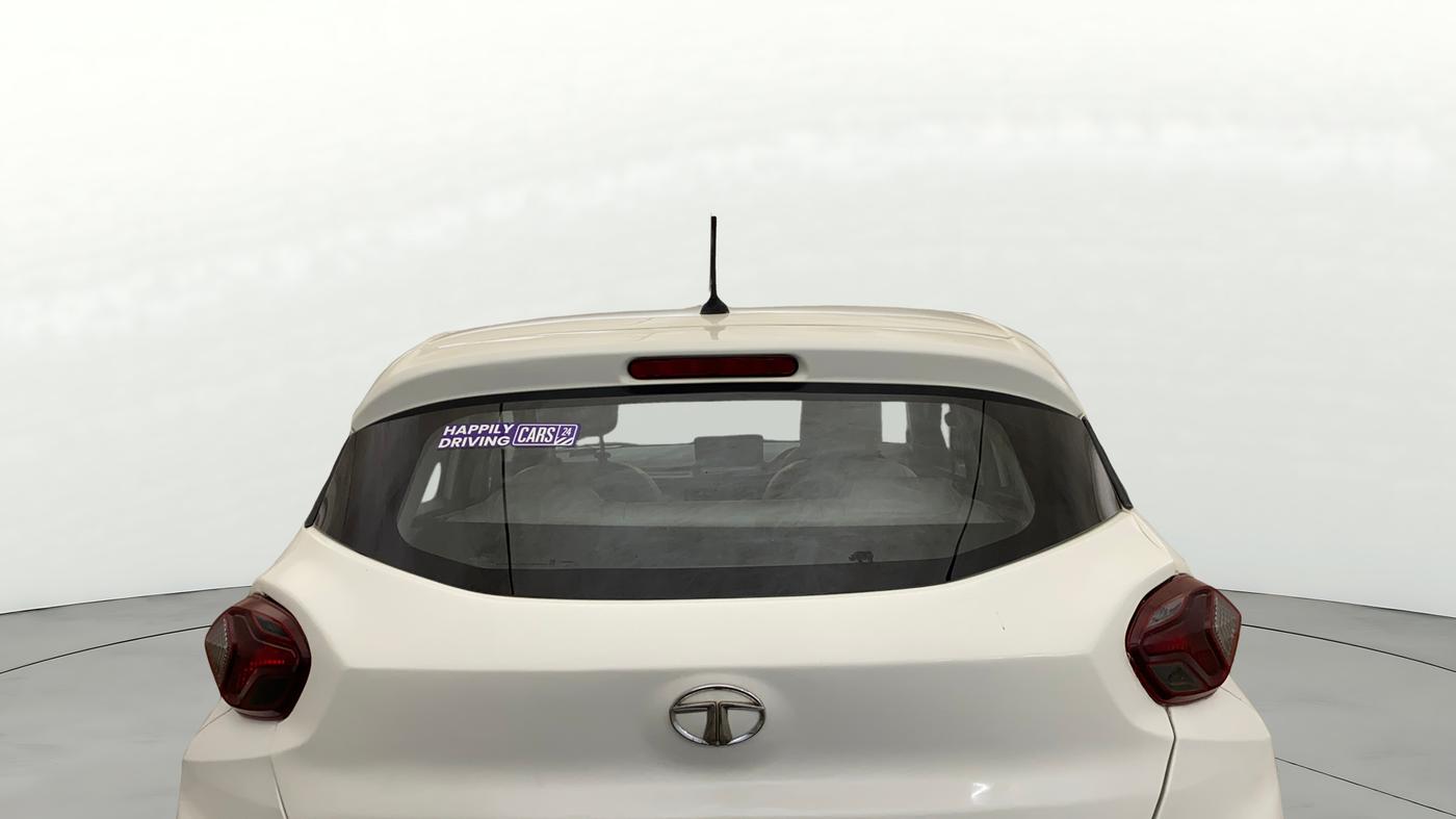 2024 Tata PUNCH ADVENTURE AMT, Petrol, Automatic, 8,174 km, Rear Windshield