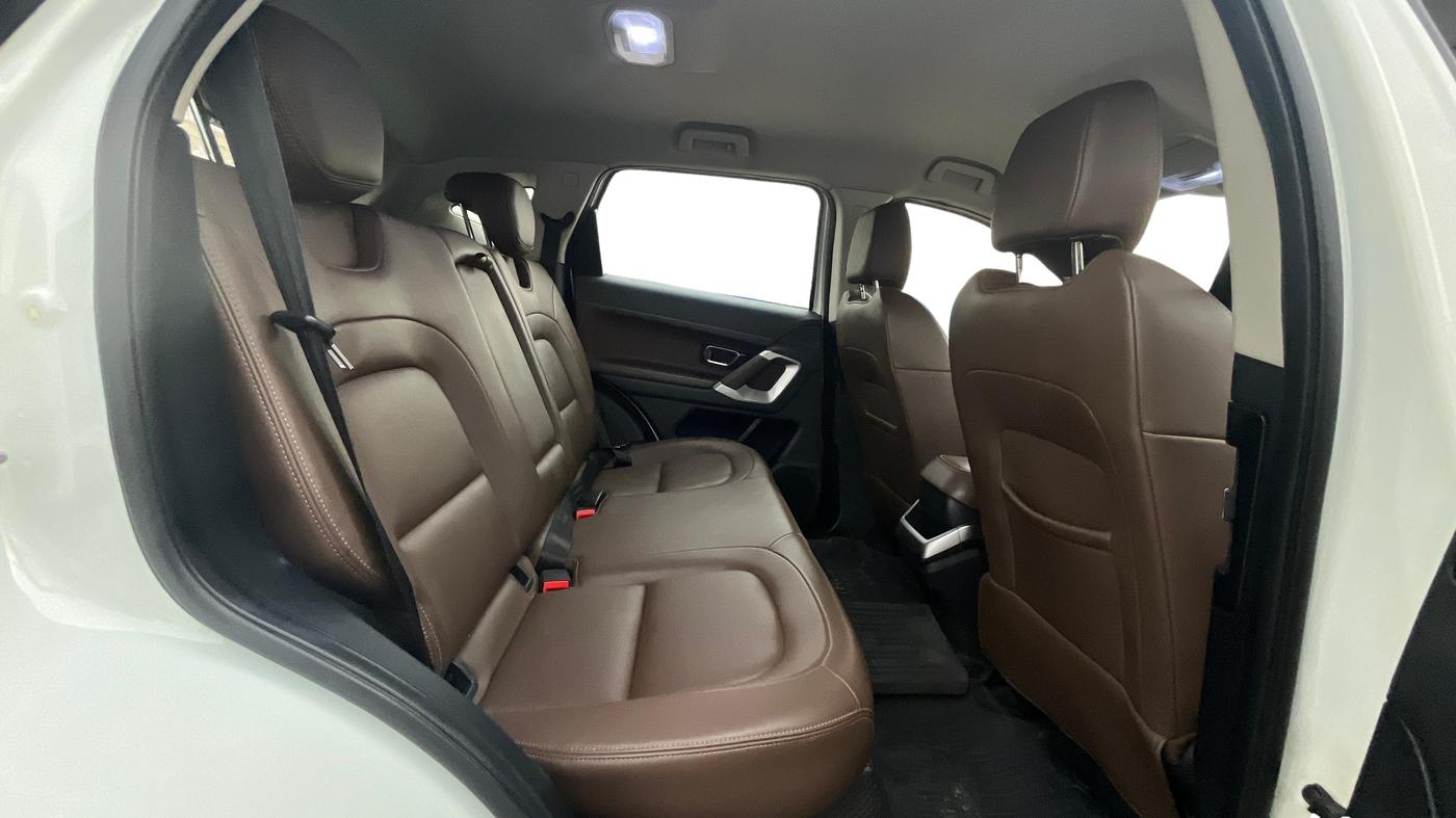 2019 Tata Harrier XZ 2.0L, Diesel, Manual, 80,830 km, Right Side Rear Door Cabin