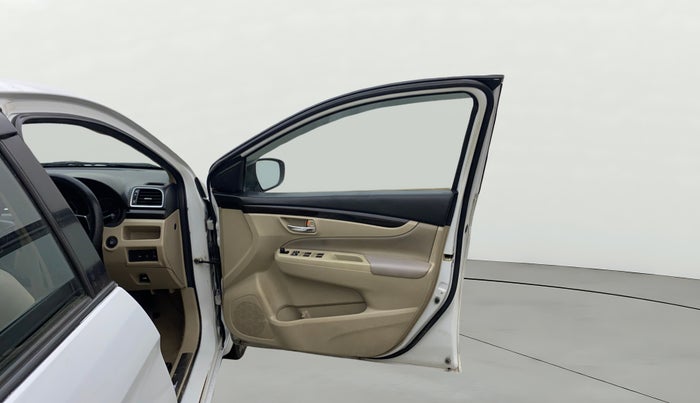 2017 Maruti Ciaz ZETA 1.4  MT PETROL, Petrol, Manual, 1,01,901 km, RHS Front Door