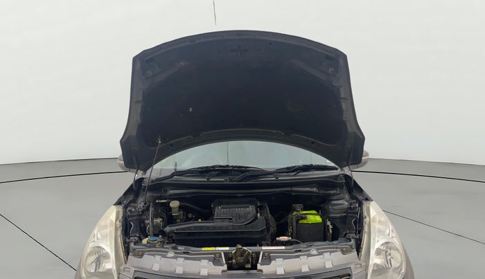 2017 Maruti Swift VXI O, Petrol, Manual, 1,31,746 km, Open Bonet