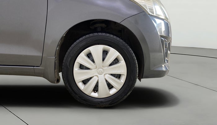 2015 Maruti Ertiga VXI CNG, CNG, Manual, 81,031 km, Right Front Wheel