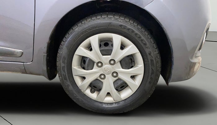 2016 Hyundai Grand i10 SPORTZ 1.2 KAPPA VTVT, Petrol, Manual, 41,848 km, Right Front Wheel