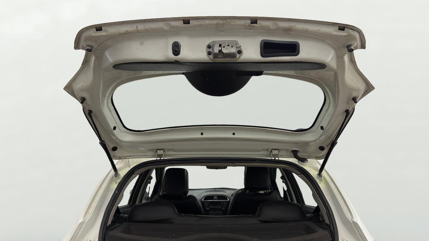 2018 Tata Tiago XZ PETROL, CNG, Manual, 1,17,606 km, Boot Door Open