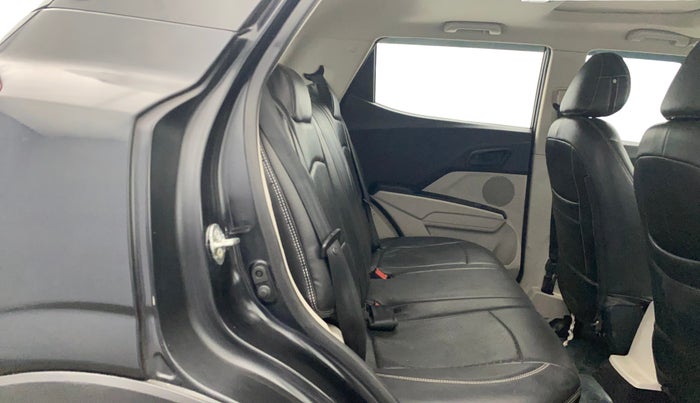 2022 Mahindra XUV300 W6 1.2 PETROL, Petrol, Manual, 26,436 km, Third Seat Row ( optional )