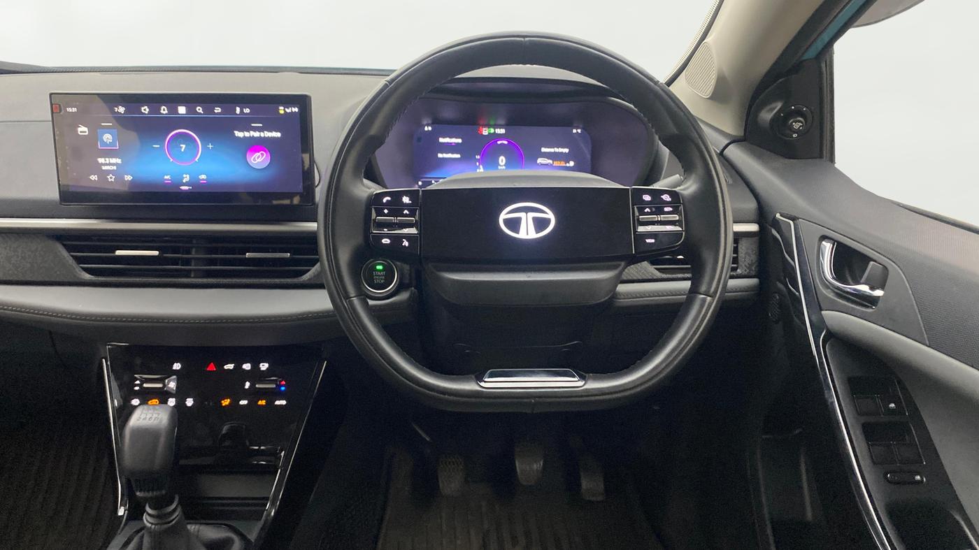 2025 Tata NEXON FEARLESS + SUNROOF DUAL TONE 1.2 PETROL, Petrol, Manual, 23,000 km, Steering Wheel Close Up