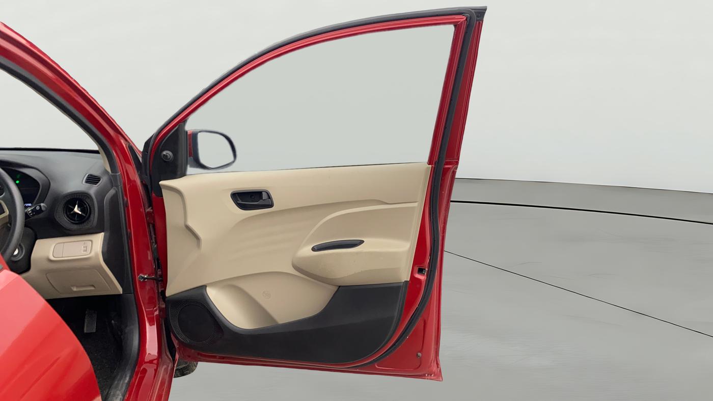 2022 Hyundai NEW SANTRO MAGNA, Petrol, Manual, 17,315 km, RHS Front Door