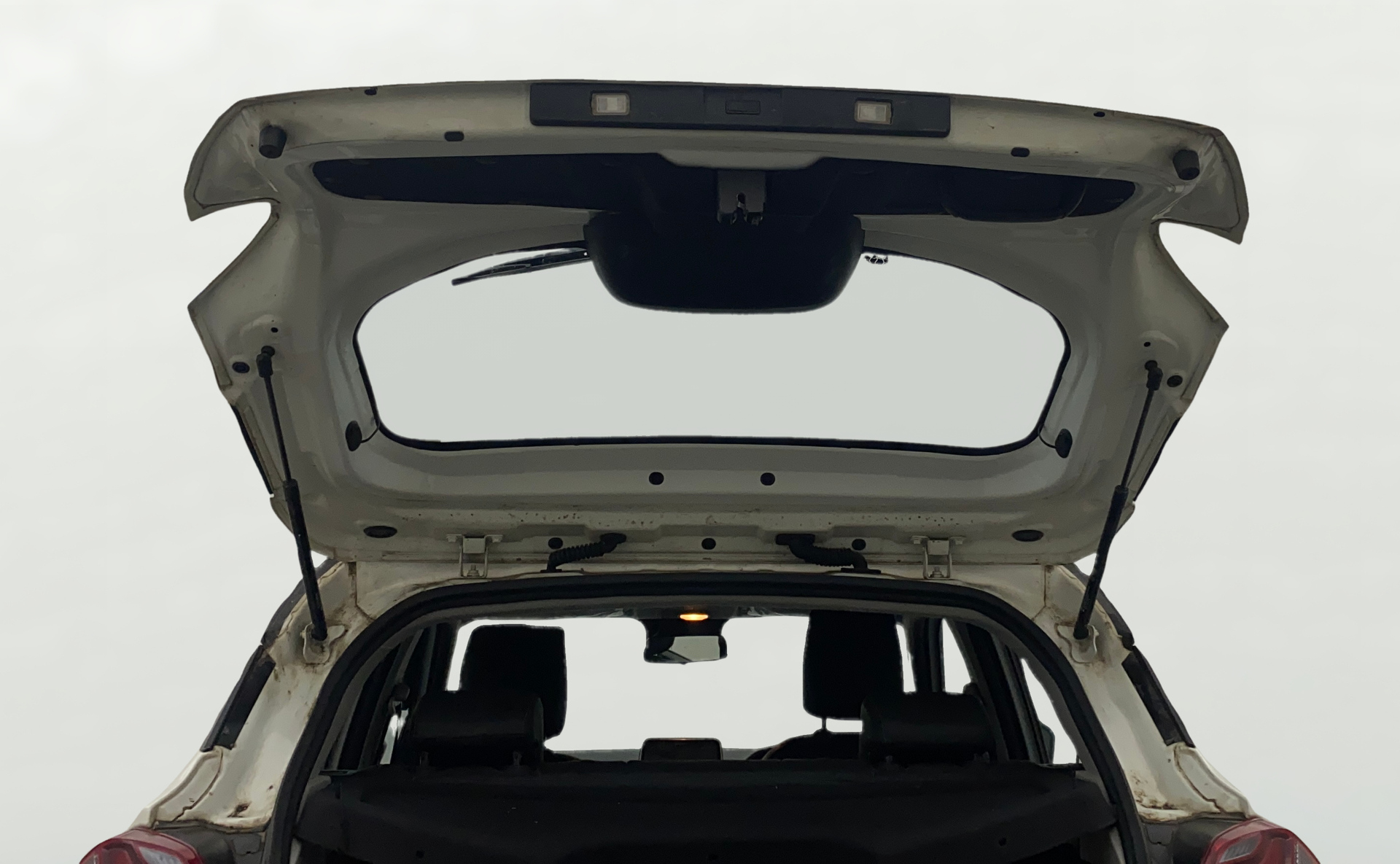 camera-Boot-Door-Open