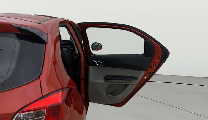 2016 Tata Tiago XZ PETROL, Petrol, Manual, 34,253 km, RHS Rear Door
