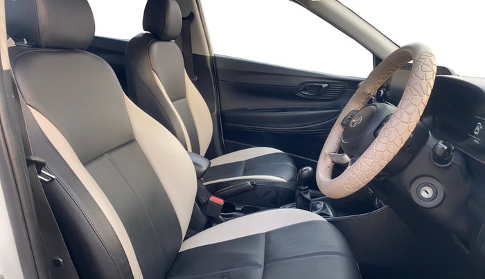 2021 Hyundai NEW I20 SPORTZ 1.2 MT, Petrol, Manual, 49,271 km, Right Side Front Door Cabin