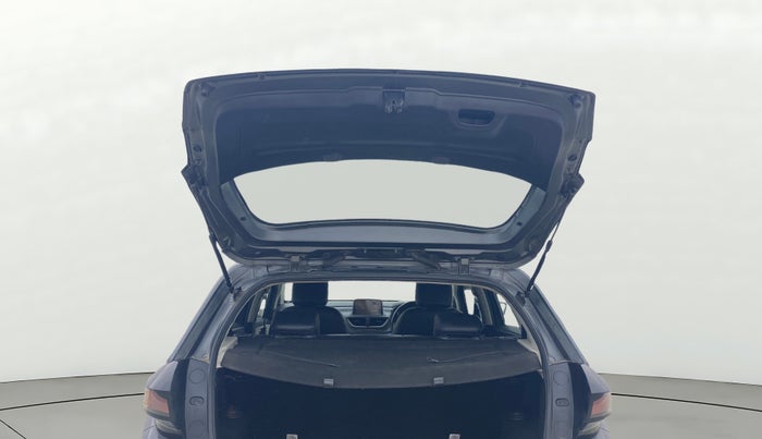 2022 Tata ALTROZ XZA PLUS, Petrol, Automatic, 44,371 km, Boot Door Open