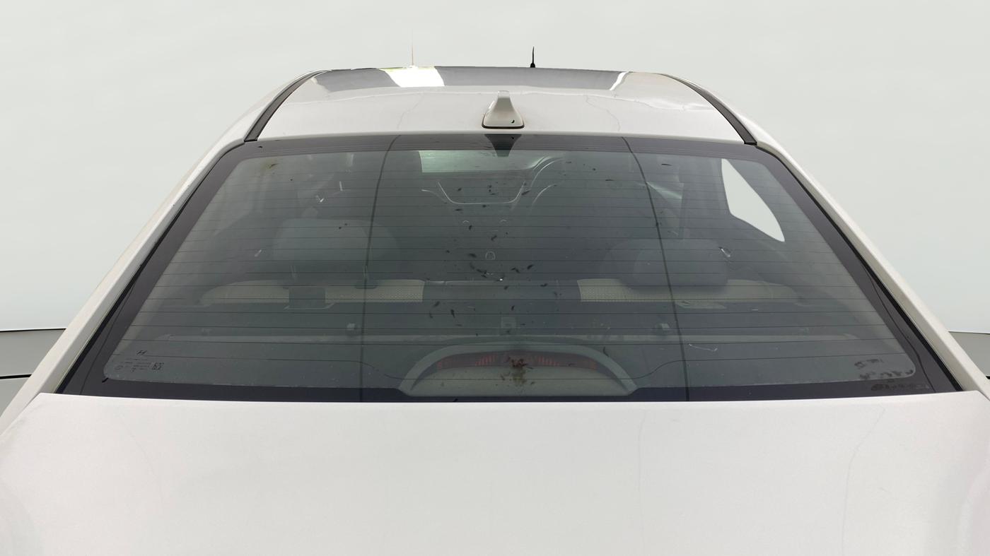2018 Hyundai Verna 1.6 SX (O) CRDI MT, Diesel, Manual, 88,512 km, Rear Windshield