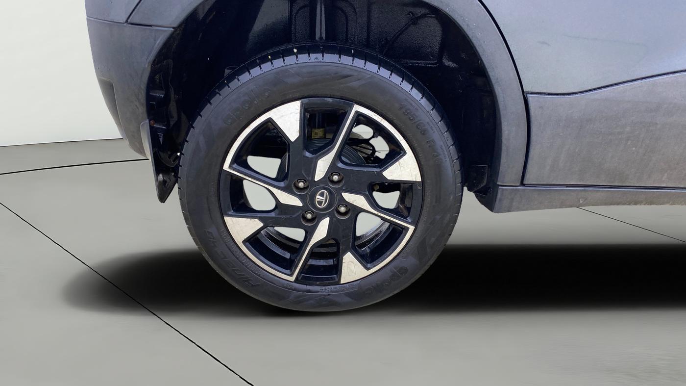 2021 Tata PUNCH CREATIVE  iRA PACK AMT, Petrol, Automatic, 19,008 km, Right Rear Wheel