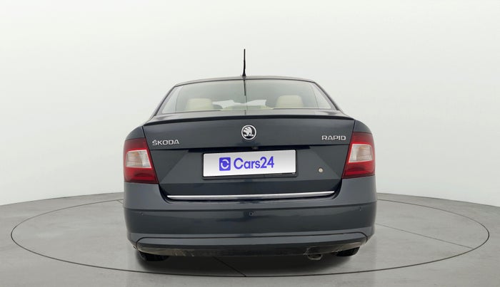 2017 Skoda Rapid STYLE 1.6 MPI AT, Petrol, Automatic, 1,17,571 km, Back/Rear
