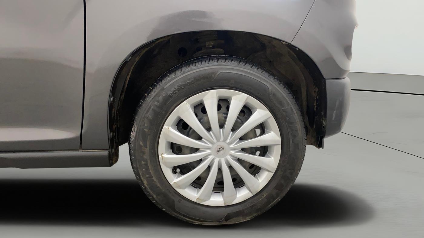 2021 Maruti S PRESSO VXI PLUS AMT, Petrol, Automatic, 25,937 km, Right Front Wheel