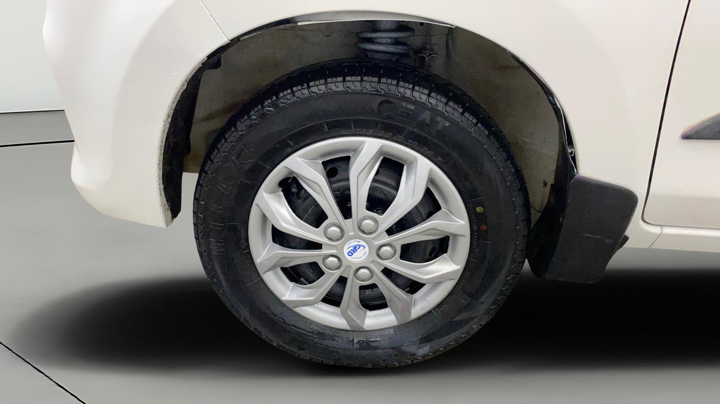2019 Maruti Alto 800 LXI, Petrol, Manual, 13,974 km, Left Front Wheel