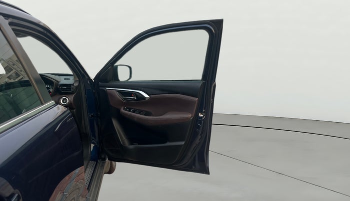 2022 Maruti Grand Vitara ALPHA SMART HYBRID AT, Petrol, Automatic, 34,745 km, RHS Front Door