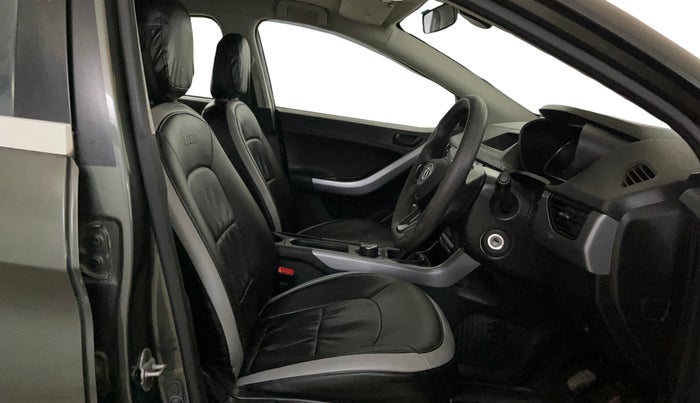 2023 Tata NEXON XM SUNROOF PETROL, Petrol, Manual, 40,988 km, Right Side Front Door Cabin