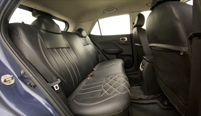 2022 Hyundai VENUE S+ 1.2, Petrol, Manual, 58,316 km, Right Side Rear Door Cabin