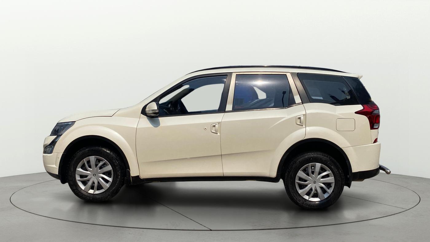 2018 Mahindra XUV500 W7, Diesel, Manual, 1,03,059 km, Left Side