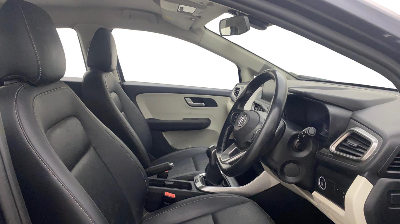 2021 Tata ALTROZ XZ PLUS PETROL, Petrol, Manual, 65,589 km, Right Side Front Door Cabin