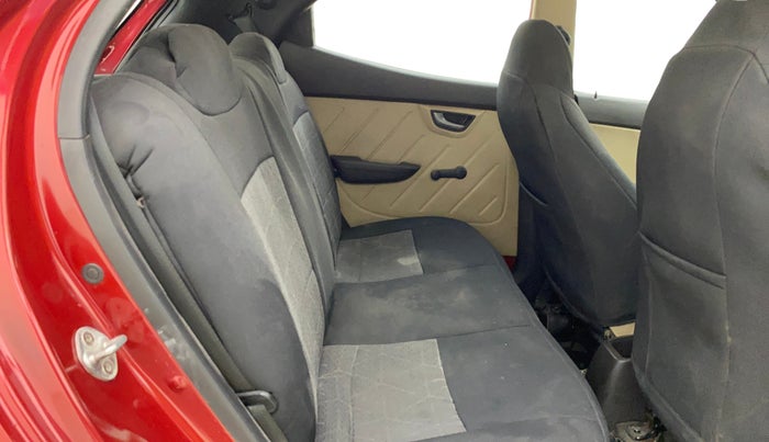 2018 Hyundai Eon SPORTZ, CNG, Manual, 51,218 km, Right Side Rear Door Cabin