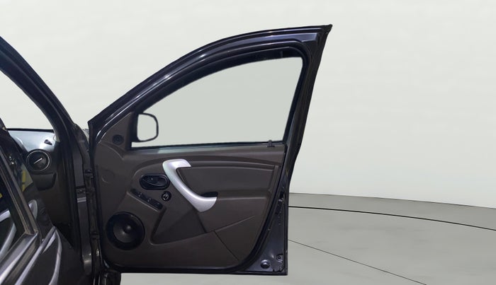 2017 Renault Duster RXE PETROL, Petrol, Manual, 27,433 km, RHS Front Door