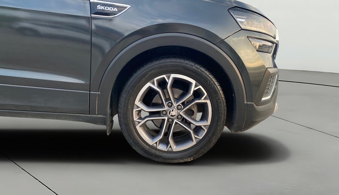 2021 Skoda KUSHAQ STYLE 1.0L TSI MT, Petrol, Manual, 1,20,694 km, Right Front Wheel