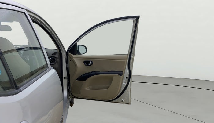 2013 Hyundai i10 MAGNA 1.2, CNG, Manual, 75,726 km, RHS Front Door