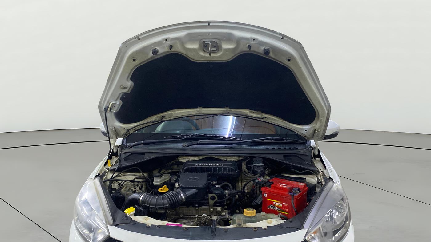 2016 Tata Tiago XZ PETROL, Petrol, Manual, 68,382 km, Open Bonet