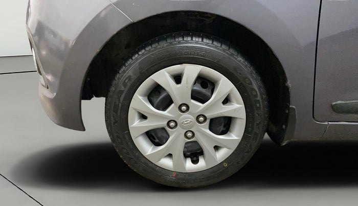 2016 Hyundai Grand i10 MAGNA AT 1.2 KAPPA VTVT, Petrol, Automatic, 27,926 km, Left Front Wheel