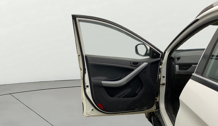 2022 Tata NEXON XE PETROL, CNG, Manual, 75,986 km, LHS Front Door