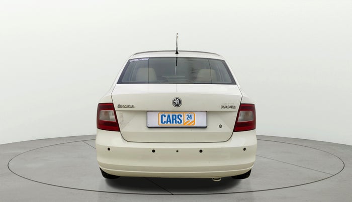 2014 Skoda Rapid AMBITION 1.6 MPI MT PLUS, Petrol, Manual, 45,837 km, Back/Rear