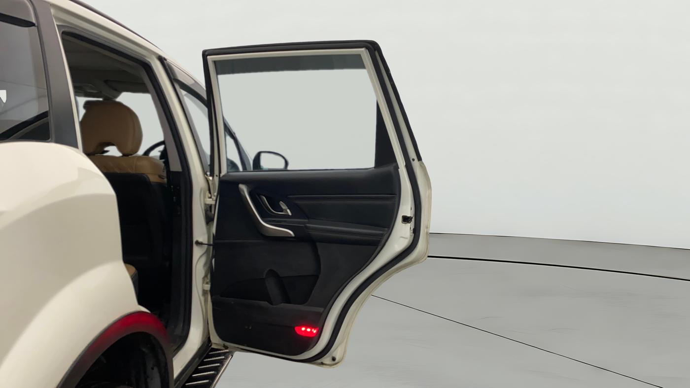 2020 Mahindra XUV500 W11, Diesel, Manual, 66,281 km, RHS Rear Door