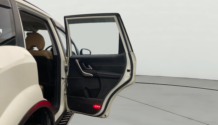 2020 Mahindra XUV500 W11, Diesel, Manual, 66,281 km, RHS Rear Door