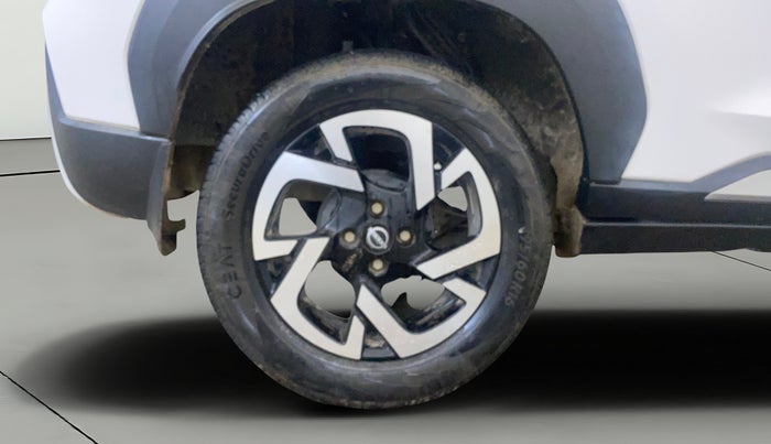 2022 Nissan MAGNITE XV MT, Petrol, Manual, 32,975 km, Right Rear Wheel