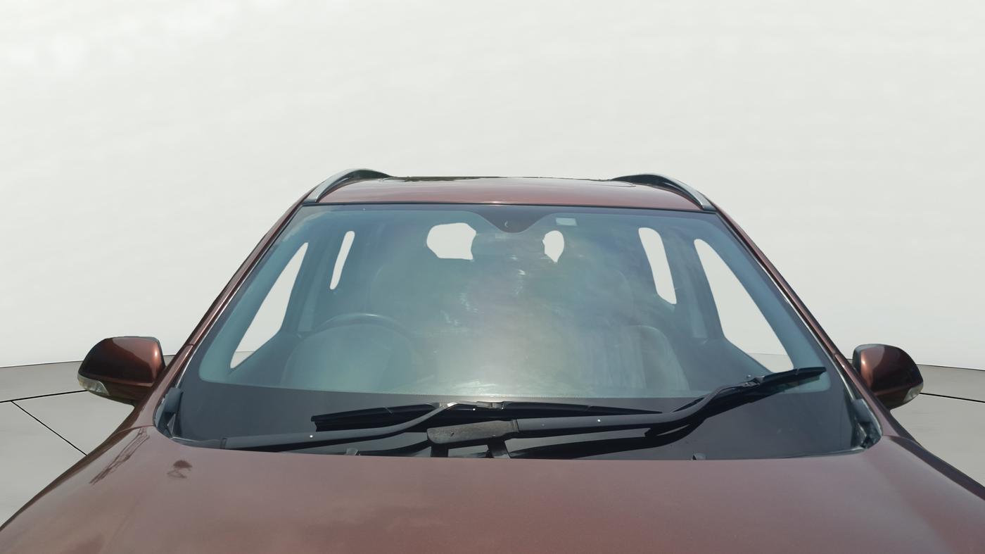 2019 Mahindra XUV500 W9, Diesel, Manual, 1,21,839 km, Front Windshield