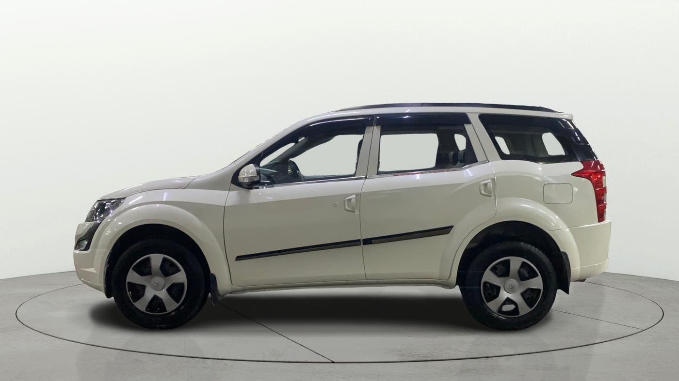 2017 Mahindra XUV500 W4, Diesel, Manual, 74,259 km, Left Side