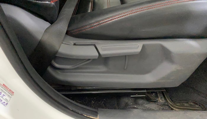 2021 Hyundai GRAND I10 NIOS MAGNA 1.2 KAPPA VTVT, Petrol, Manual, 59,469 km, Driver Side Adjustment Panel