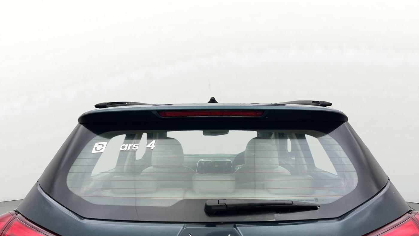 2023 Mahindra XUV300 W8 (O) 1.2 PETROL AMT, Petrol, Automatic, 35,603 km, Rear Windshield