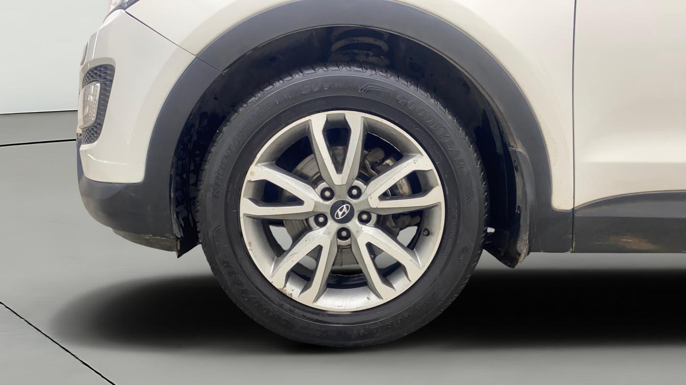 2015 Hyundai Santa Fe 4 WD AT, Diesel, Automatic, 81,011 km, Left Front Wheel