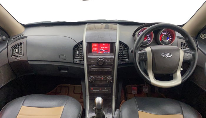 2014 Mahindra XUV500 W8, Diesel, Manual, 1,21,366 km, Dashboard