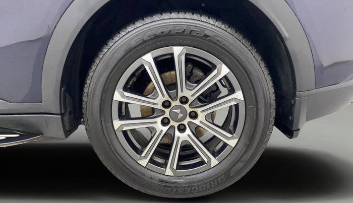 2023 Mahindra XUV700 AX 7 LUXURY P AT 7 STR, Petrol, Automatic, 14,828 km, Left Rear Wheel