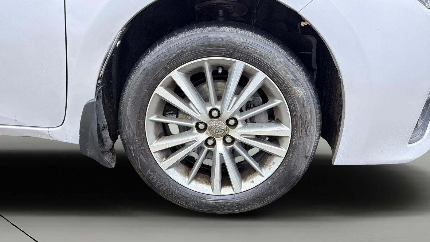 2014 Toyota Corolla Altis GL PETROL, Petrol, Manual, 68,761 km, Right Front Wheel